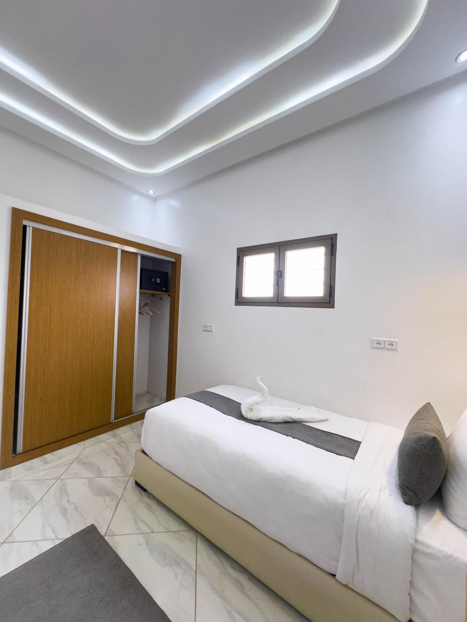 Hotel Apartment America Dajla Exterior foto