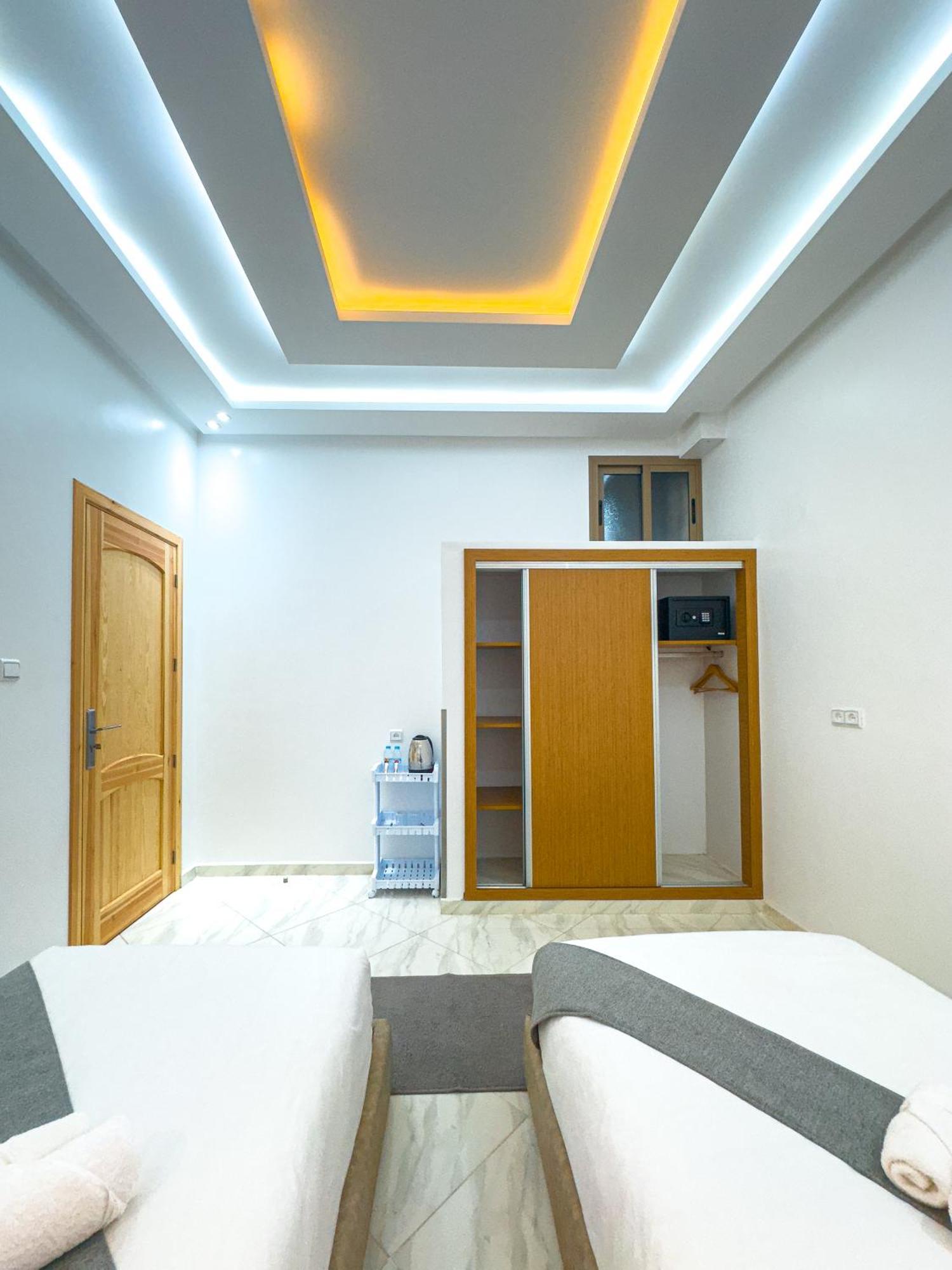 Hotel Apartment America Dajla Exterior foto